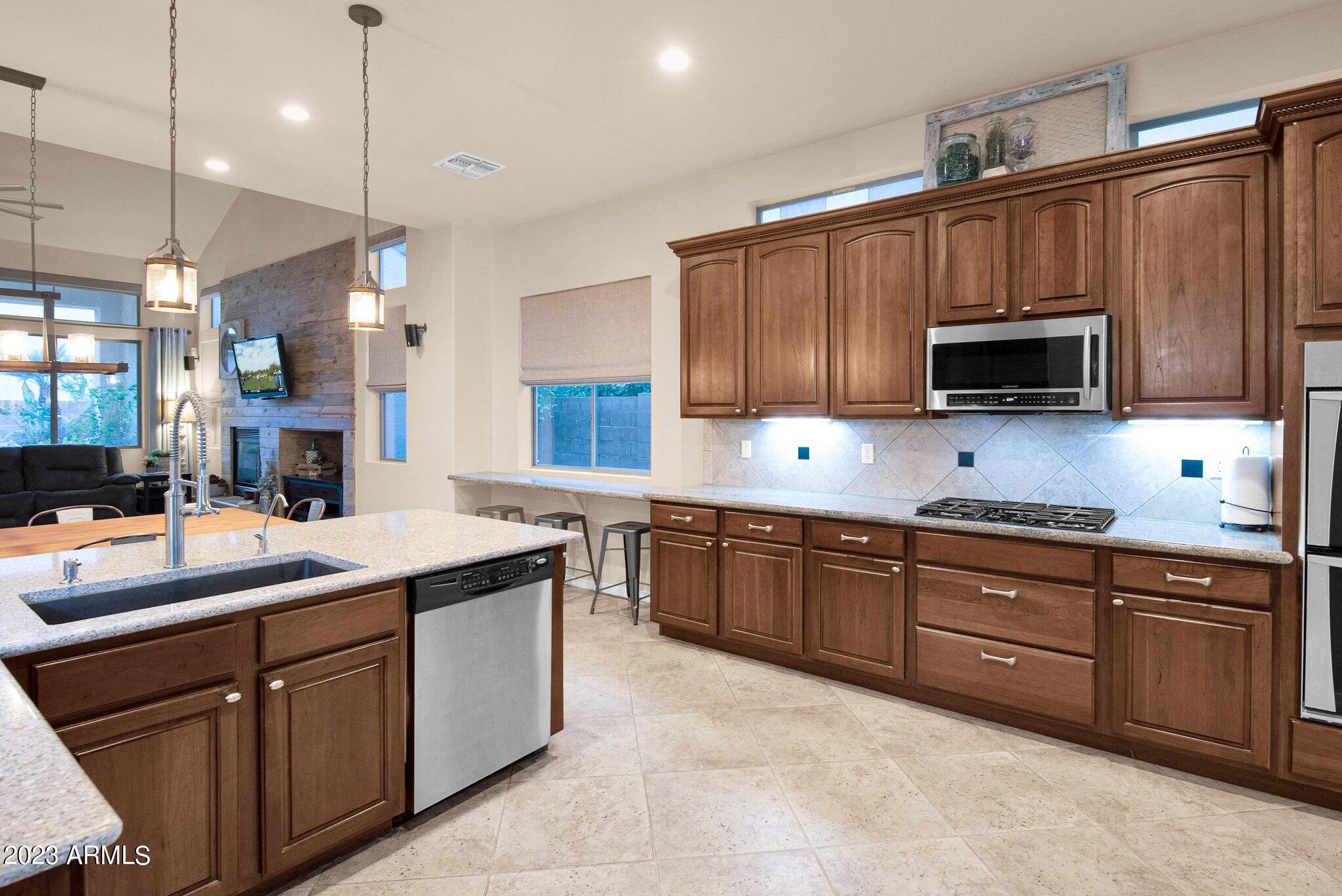6260 South Rochester Drive Gilbert, AZ 85298 - Photo 3 of 41 26-web-or-mls-_DSC5724