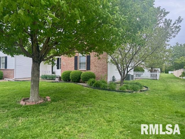 4436 Venetian Drive Springfield, IL 62703 - Photo 3 of 6