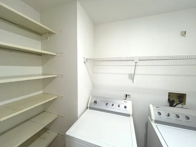 $1,850 | 652 Mallard Court, Unit C1, Bartlett, IL 60103