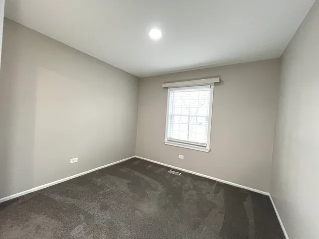 $1,850 | 652 Mallard Court, Unit C1, Bartlett, IL 60103