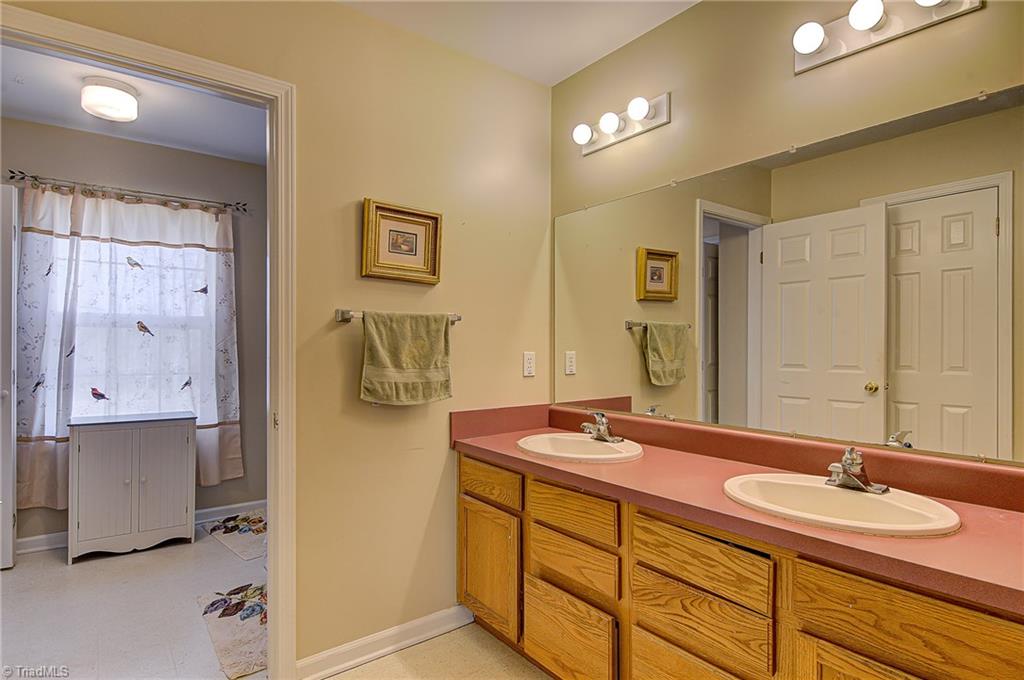 811 Pinewood Road Reidsville, NC 27320 - Photo 14 of 23