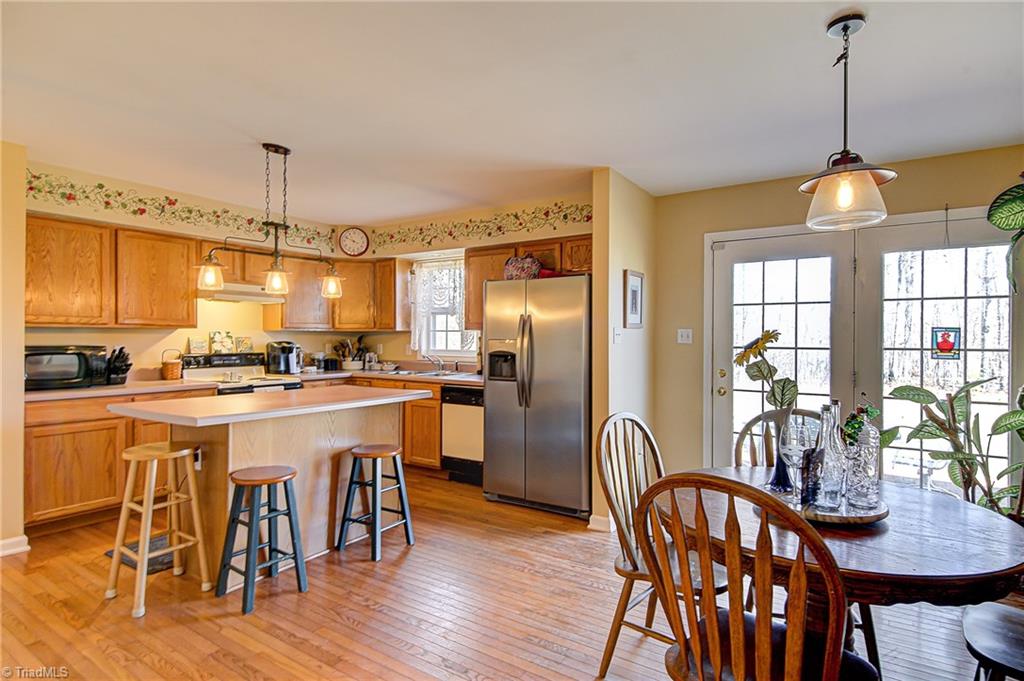 811 Pinewood Road Reidsville, NC 27320 - Photo 6 of 23