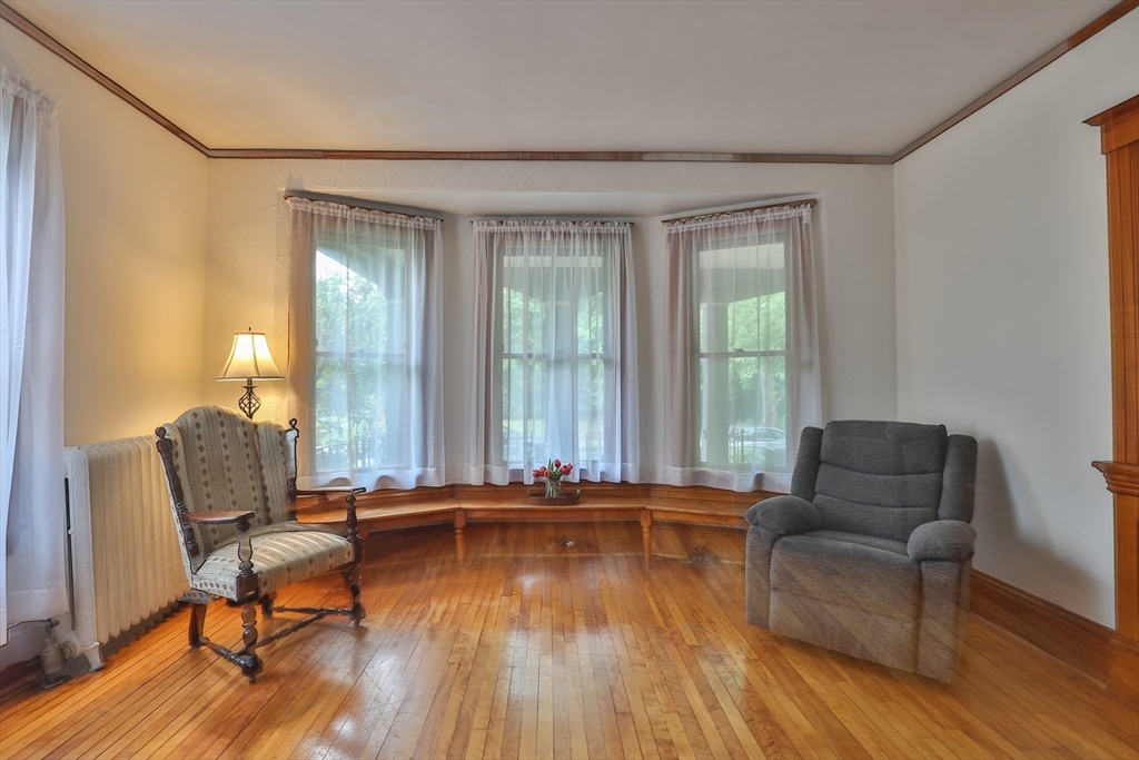 4 Trowbridge Road Worcester, MA 01609 - Photo 4 of 25