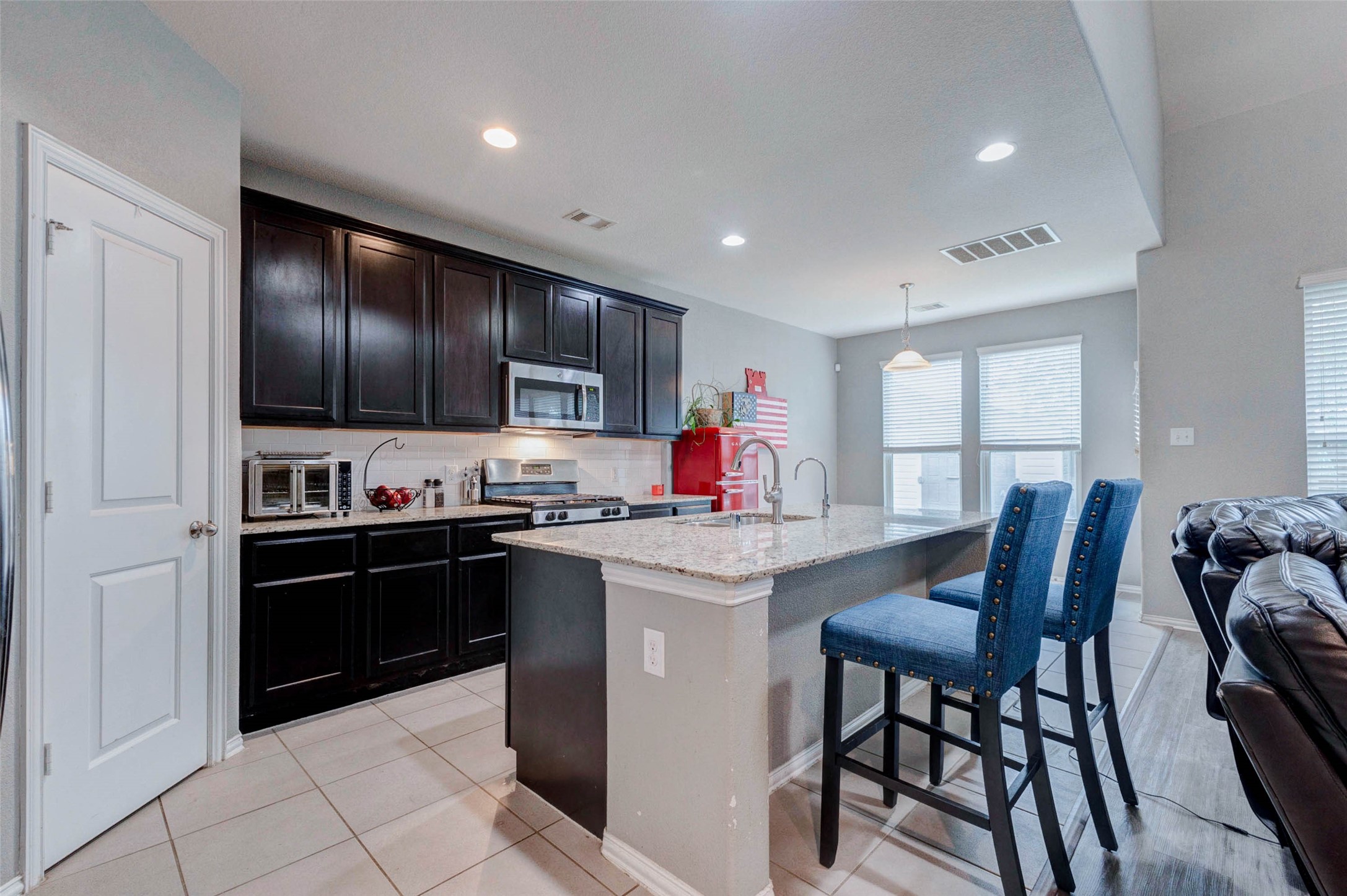 6614 Hunters Way Lane Baytown, TX 77521 - Photo 5 of 42