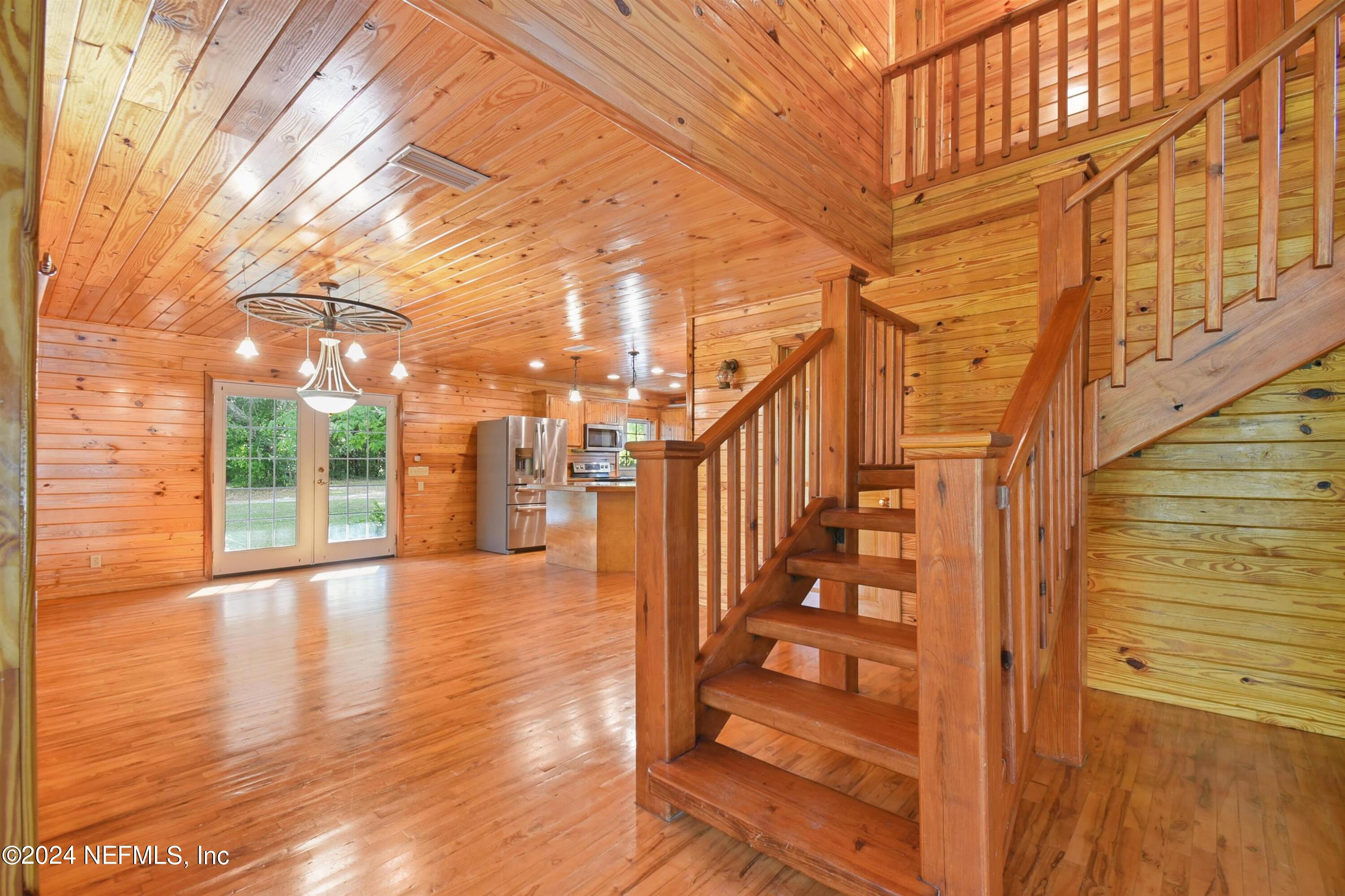 127 Kent Estate Road Elkton, FL 32033 - Photo 23 of 69 Stairwell