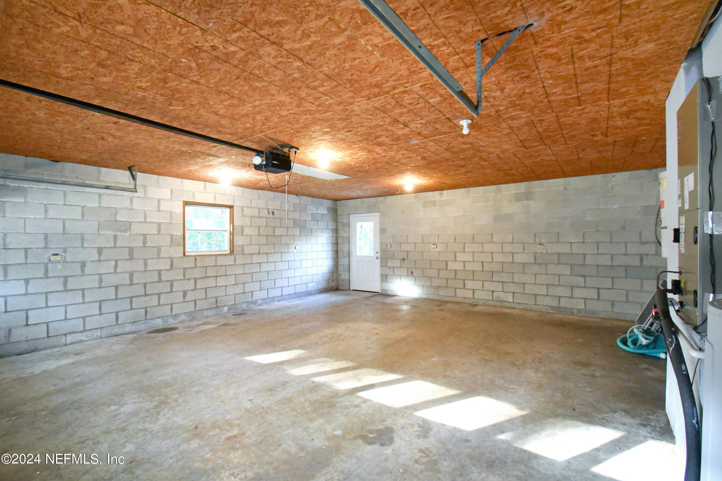 127 Kent Estate Road Elkton, FL 32033 - Photo 46 of 69 Garage