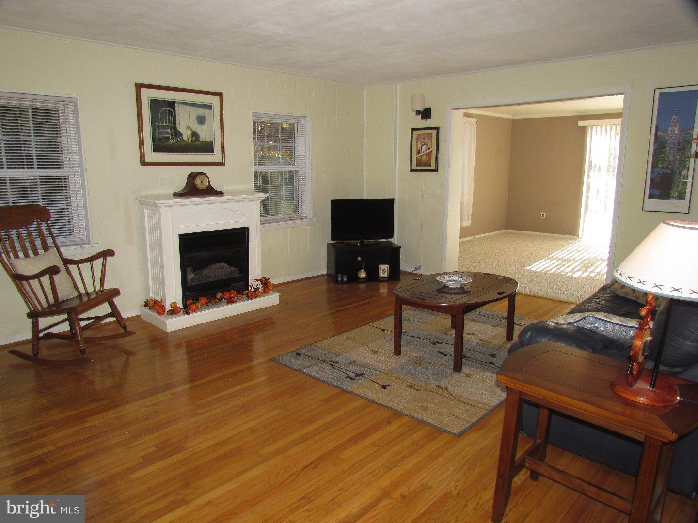 212 Garth Road Oreland, PA 19075 - Photo 3 of 25 Gallery Image 3