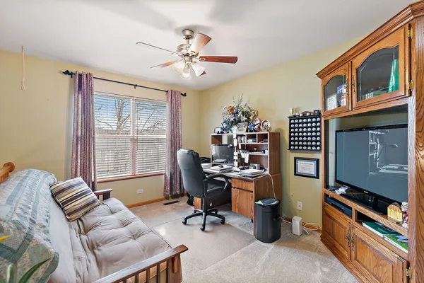 $350,000 | 910 Cynthia Lane, Lake In The Hills, IL 60156