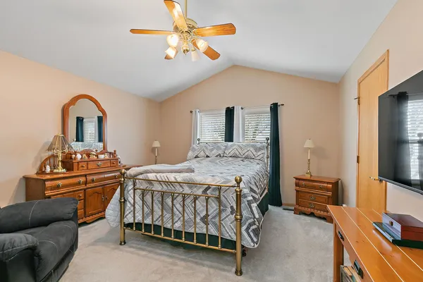 $350,000 | 910 Cynthia Lane, Lake In The Hills, IL 60156