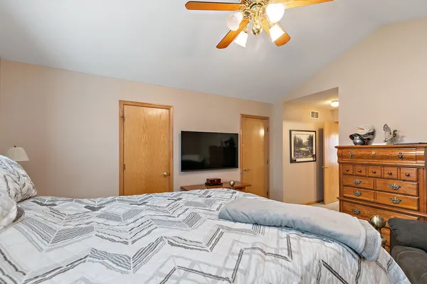 $350,000 | 910 Cynthia Lane, Lake In The Hills, IL 60156