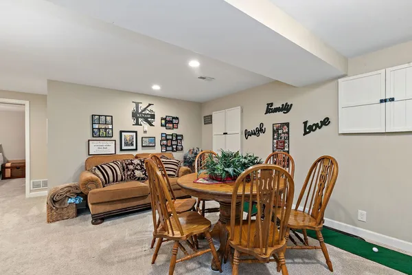 $350,000 | 910 Cynthia Lane, Lake In The Hills, IL 60156