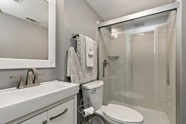 $350,000 | 910 Cynthia Lane, Lake In The Hills, IL 60156