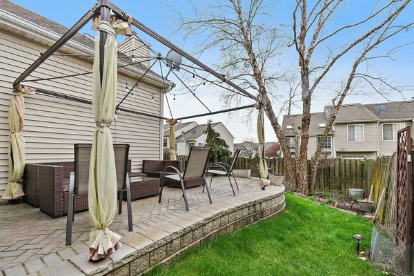 $350,000 | 910 Cynthia Lane, Lake In The Hills, IL 60156
