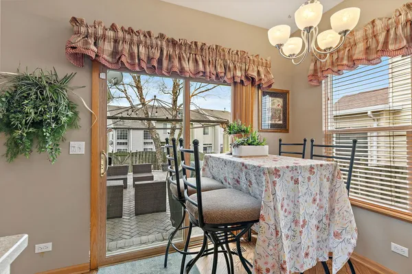 $350,000 | 910 Cynthia Lane, Lake In The Hills, IL 60156