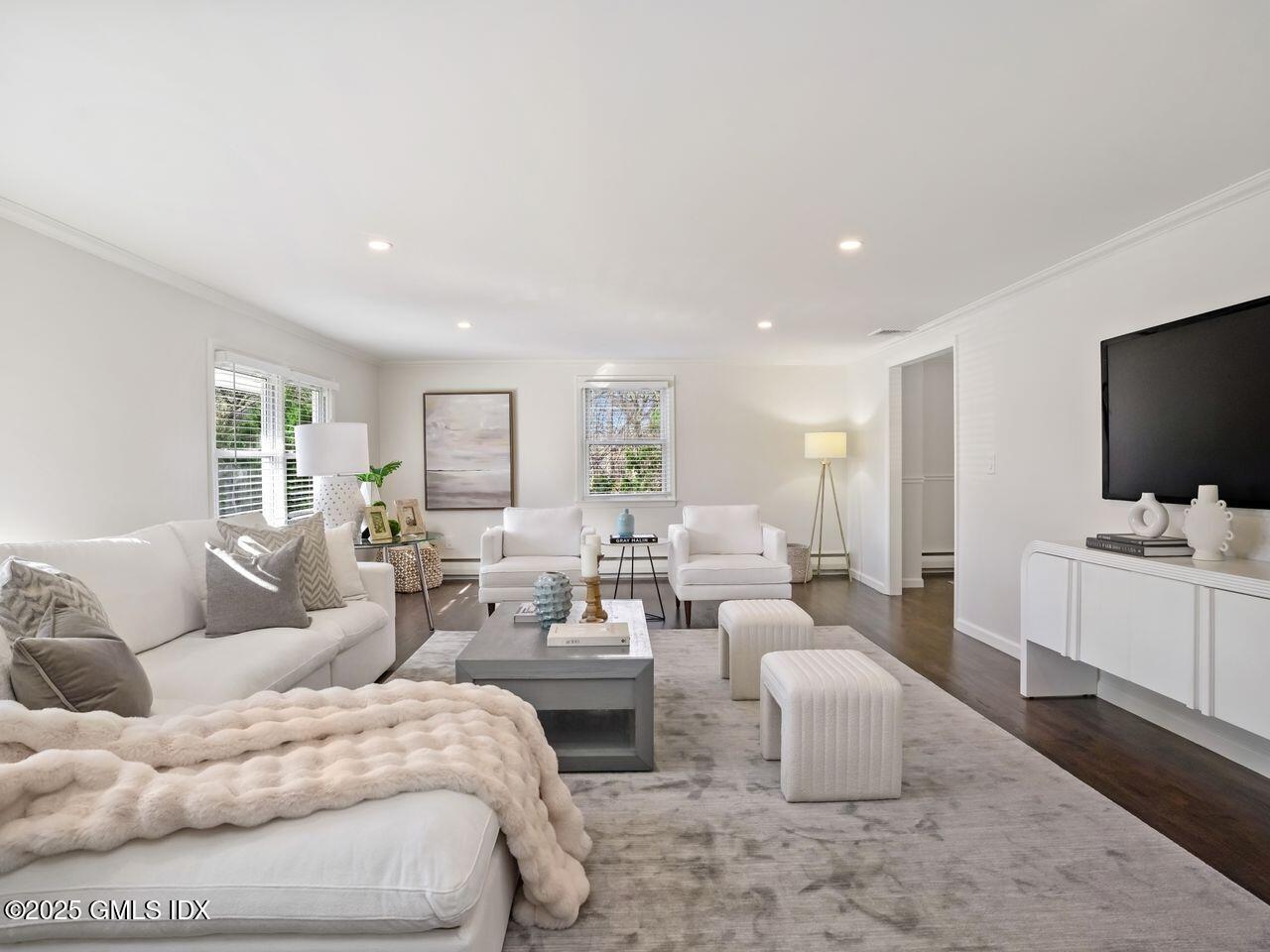 48 Meyer Place Riverside, CT 06878 - Photo 8 of 46 Living Room