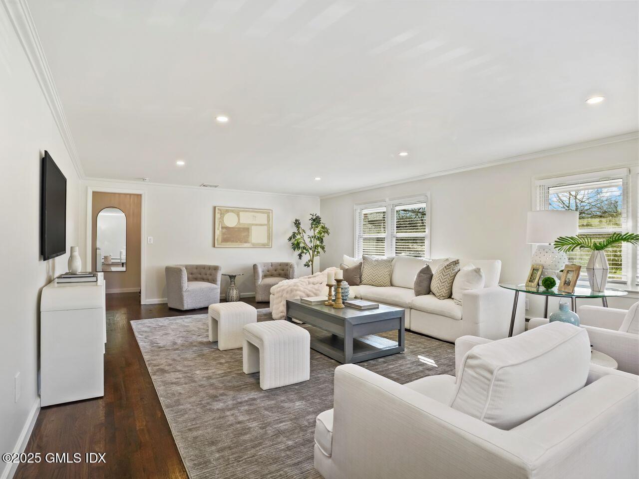 48 Meyer Place Riverside, CT 06878 - Photo 10 of 46 Living Room