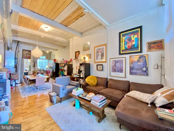 $1,350 | 14-16 Harvey Street, Unit 2W, Philadelphia, PA 19144