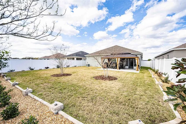 a front view of house with yard