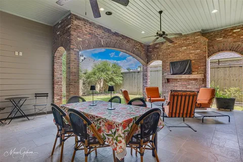 $925,000 | 211 Hollybrook Drive, Shreveport, LA 71106
