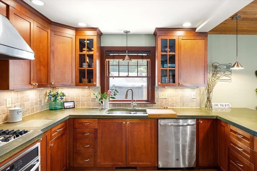 12 Mountain Road Waltham, MA 02451 - Photo 15 of 42
