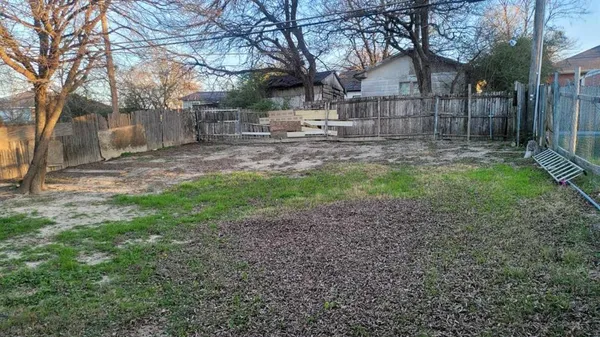 $1,395 | 2530 Camel Court, Dallas, TX 75241