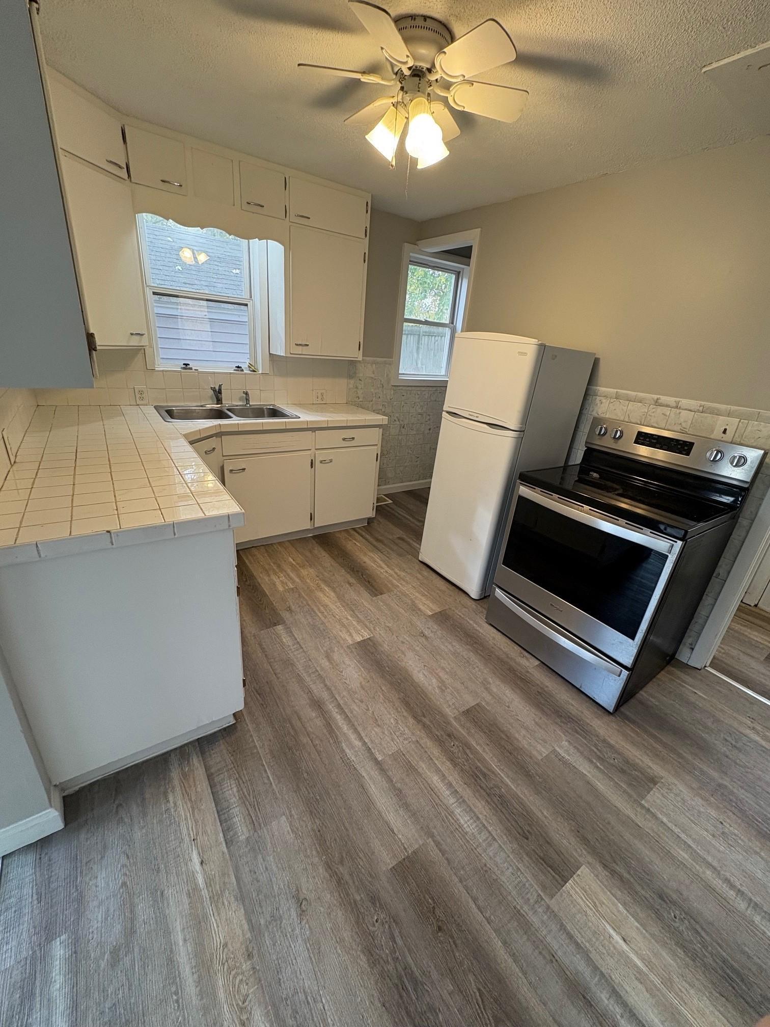 211 Clinton Street Austin, MN 55912 - Photo 4 of 13 Gallery Image 4
