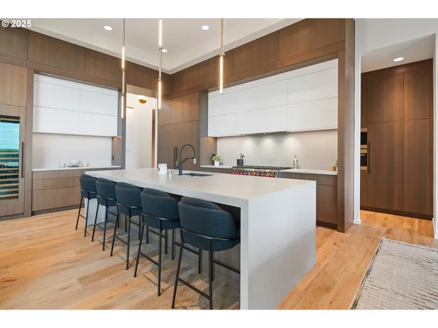 $5,850,000 | 11011 Southeast Evergreen Highway, Vancouver, WA 98664