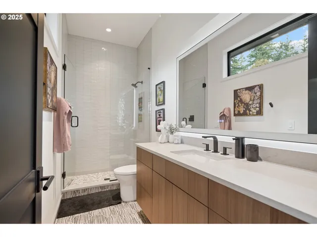 $5,850,000 | 11011 Southeast Evergreen Highway, Vancouver, WA 98664