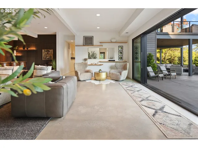 $5,850,000 | 11011 Southeast Evergreen Highway, Vancouver, WA 98664