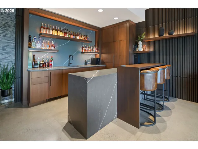 $5,850,000 | 11011 Southeast Evergreen Highway, Vancouver, WA 98664