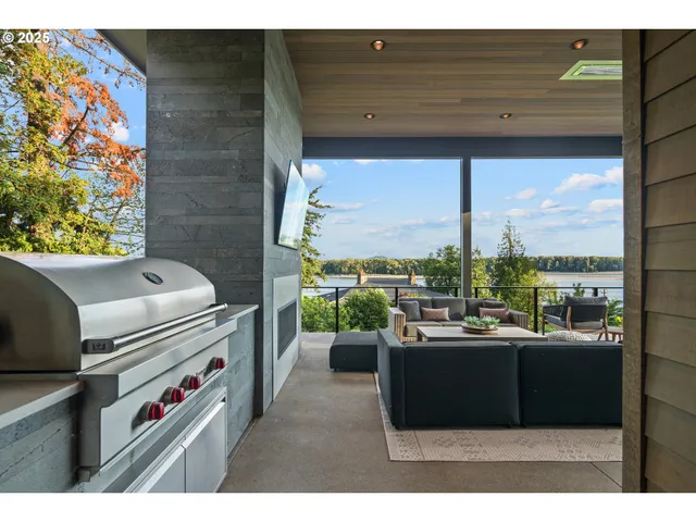 $5,850,000 | 11011 Southeast Evergreen Highway, Vancouver, WA 98664
