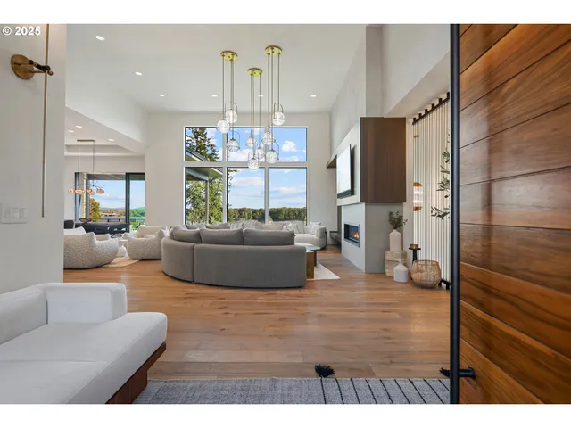 $5,850,000 | 11011 Southeast Evergreen Highway, Vancouver, WA 98664