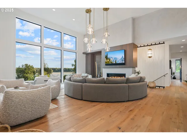 $5,850,000 | 11011 Southeast Evergreen Highway, Vancouver, WA 98664