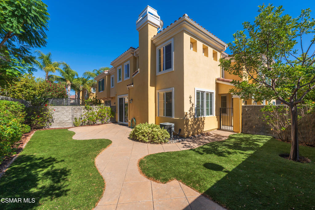 4117 Orontes Way, Unit B Simi Valley, CA 93063 - Photo 33 of 52