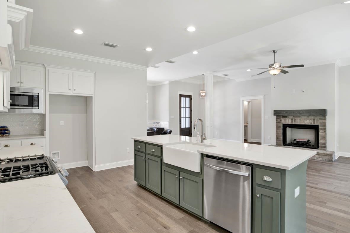 10969 Secretariat Boulevard Daphne, AL 36526 - Photo 3 of 27 Kitchen