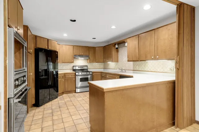 $650,000 | 1166 Kingsley Court South, Mendota Heights, MN 55118