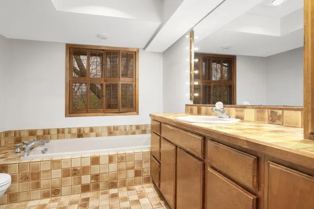 $650,000 | 1166 Kingsley Court South, Mendota Heights, MN 55118