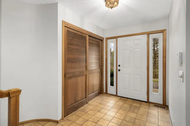 $650,000 | 1166 Kingsley Court South, Mendota Heights, MN 55118