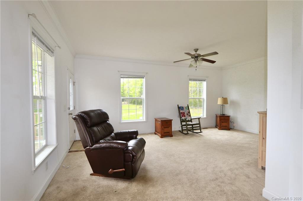 327 Davis Road Mount Airy, NC 27030 - Photo 12 of 26 Gallery Image 12