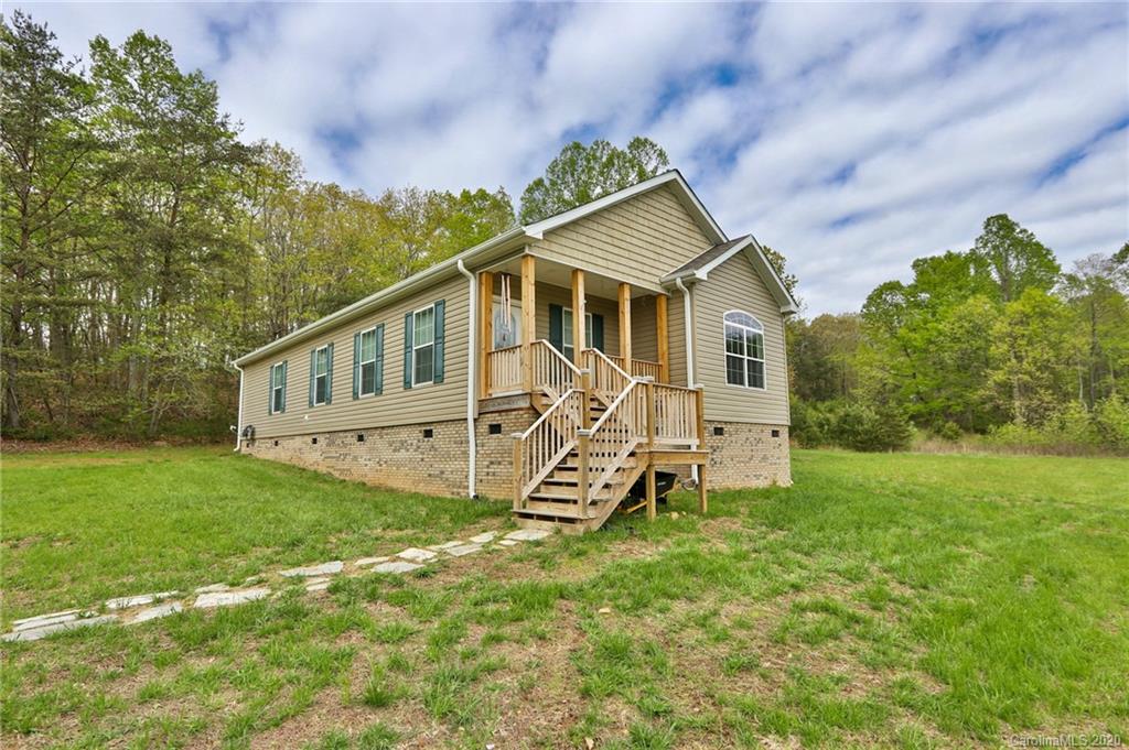 327 Davis Road Mount Airy, NC 27030 - Photo 3 of 26 Gallery Image 3