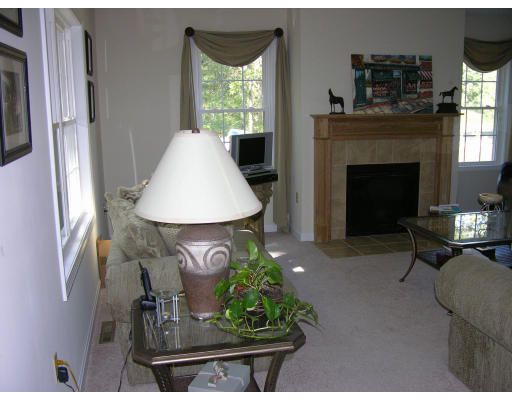 99 Briggs Street Springfield, MA 01151 - Photo 4 of 8 Gallery Image 4