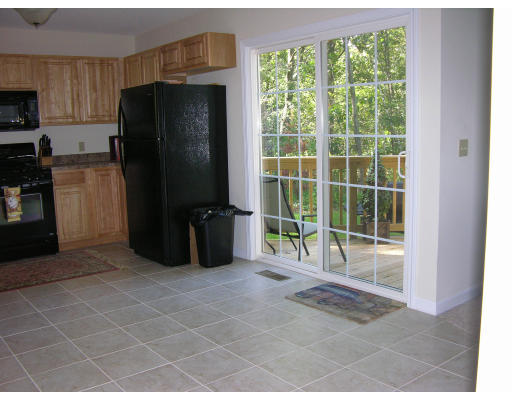 99 Briggs Street Springfield, MA 01151 - Photo 6 of 8 Gallery Image 6