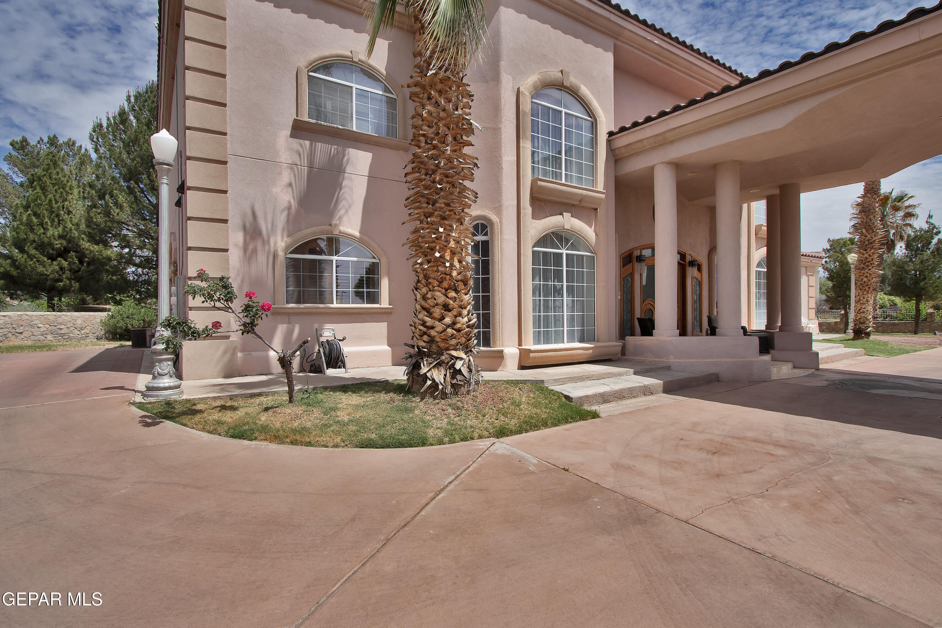 861 Country Club Road El Paso, TX 79932 - Photo 12 of 104 Front