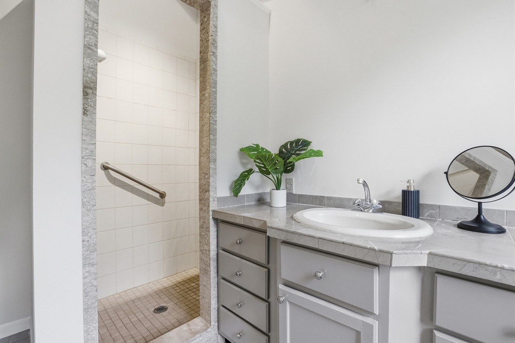 106 Concord Road Bedford, MA 01730 - Photo 22 of 38