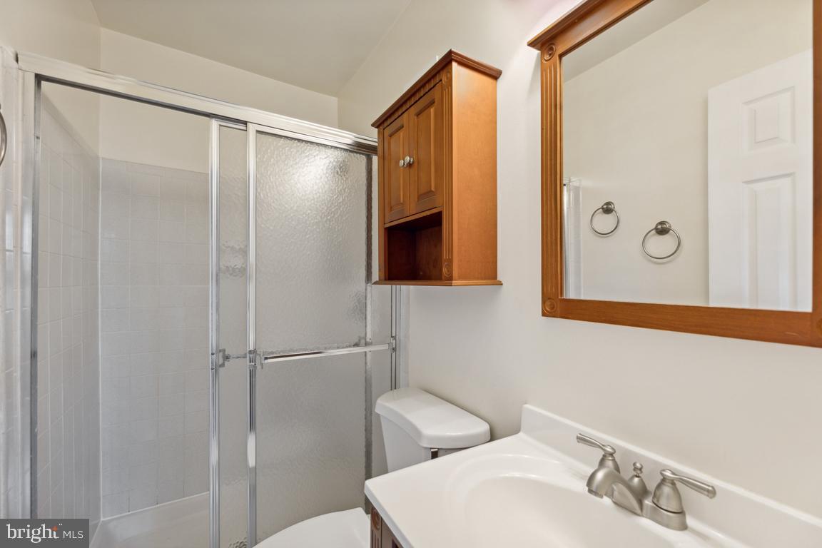 7448 Pohick Road Lorton, VA 22079 - Photo 17 of 25 Primary bathroom