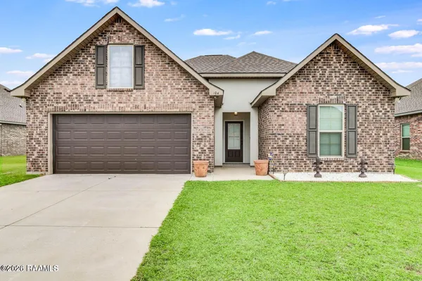 $1,800 | 104 Bayhill Court, Duson, LA 70529