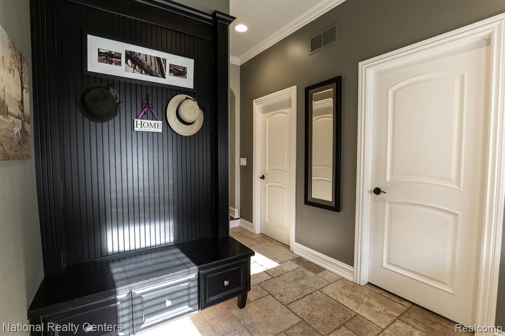 816 Palms Road Bloomfield Hills, MI 48304 - Photo 17 of 48