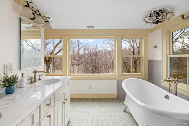 $1,325,000 | 1355 Journeys End Road, Croton-on-Hudson, NY 10520