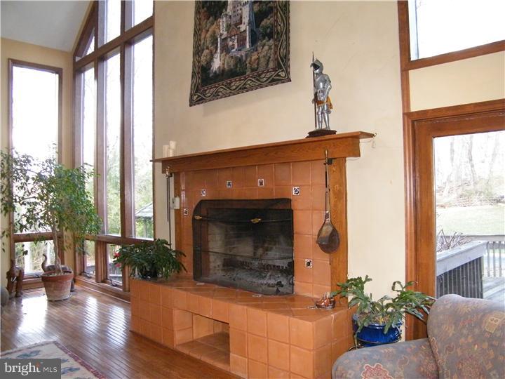 285 New Darlington Road Media, PA 19063 - Photo 7 of 25 Living Room