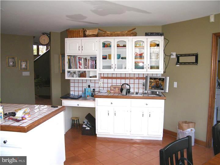 285 New Darlington Road Media, PA 19063 - Photo 8 of 25 Kitchen